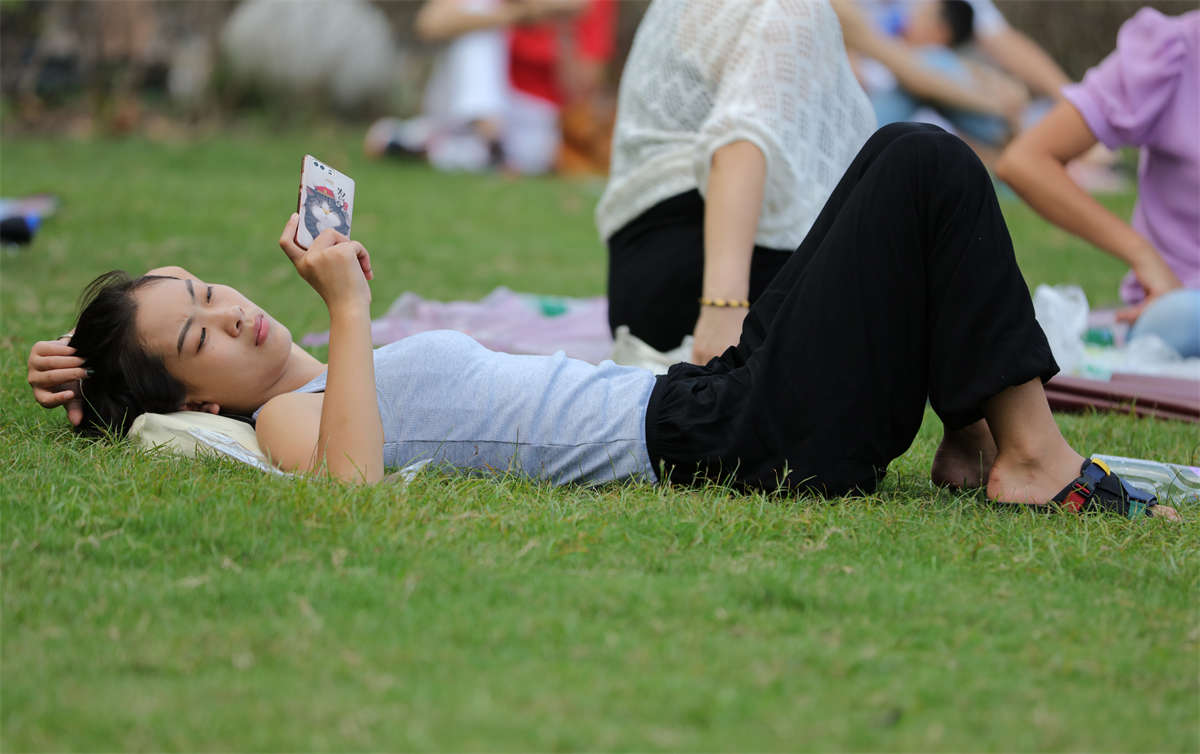 图片[2]-踏青公园街拍系列No.718 世纪公园草地掠影系列7-日更街拍