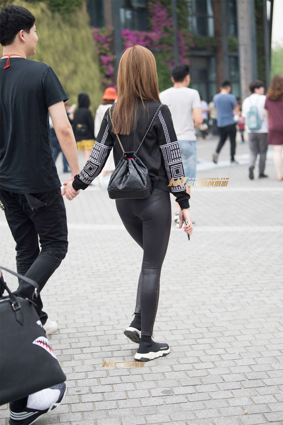 图片[2]-【一只傻麋鹿赛帖】超紧身黑色弹力裤美女-日更街拍