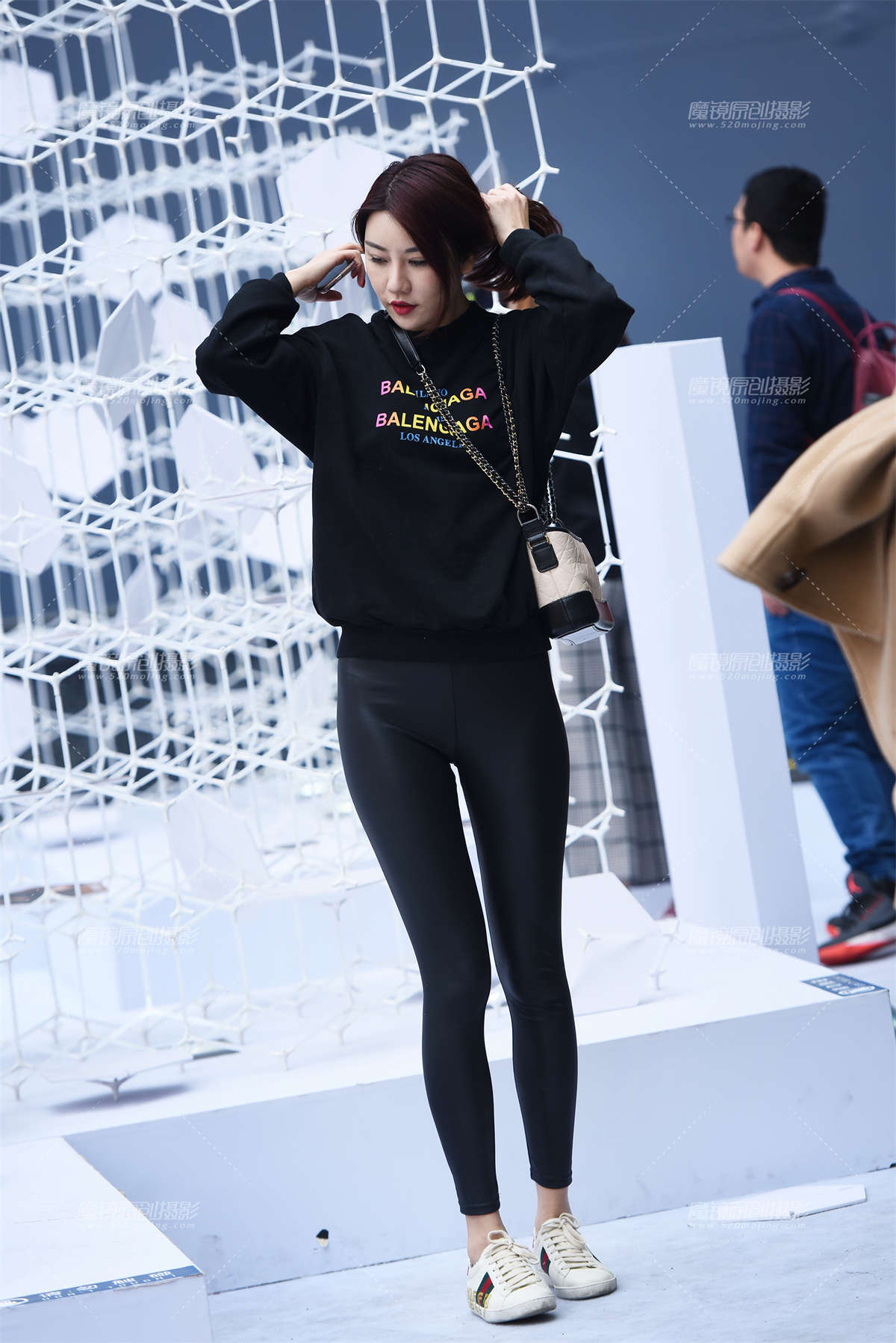 【咔喳赛帖】皮裤大长腿-日更街拍