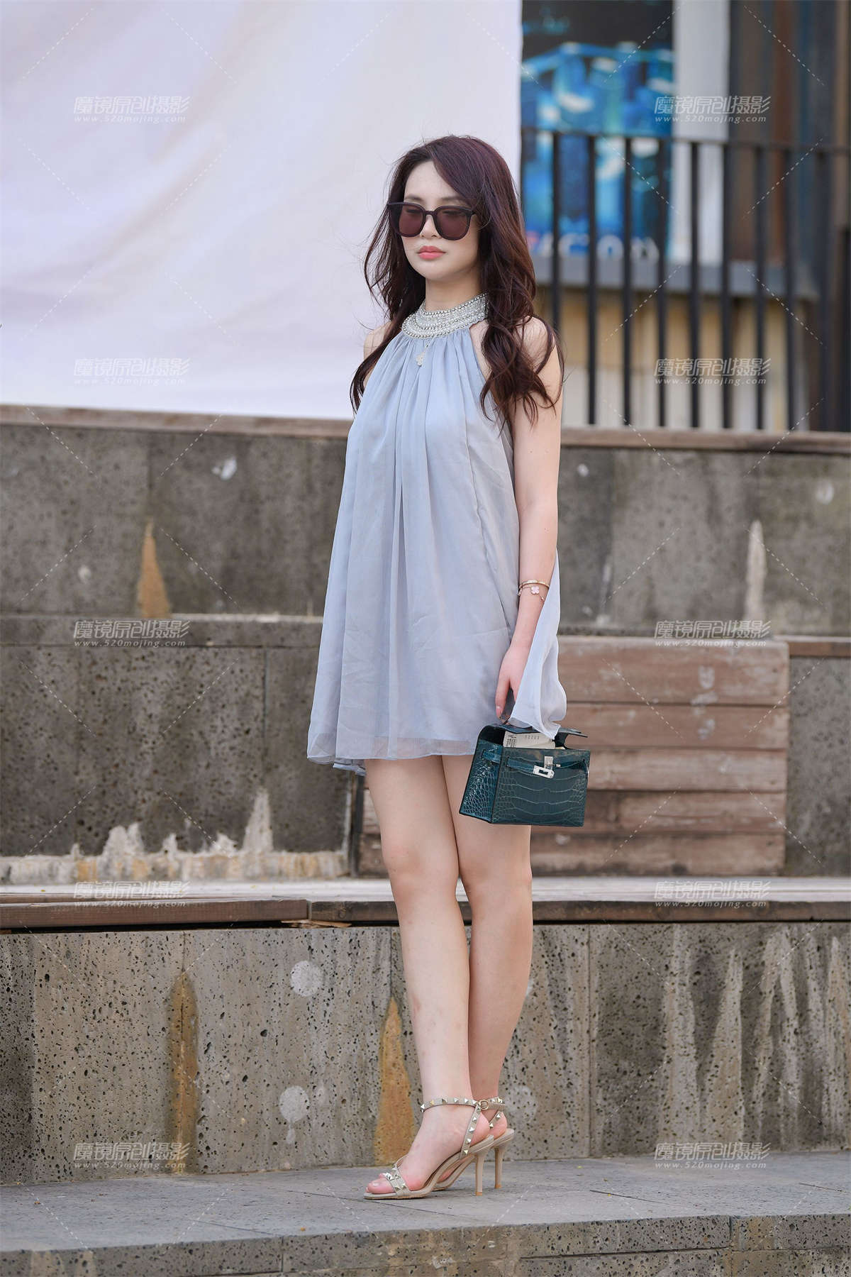 美腿高跟俩闺蜜-日更街拍