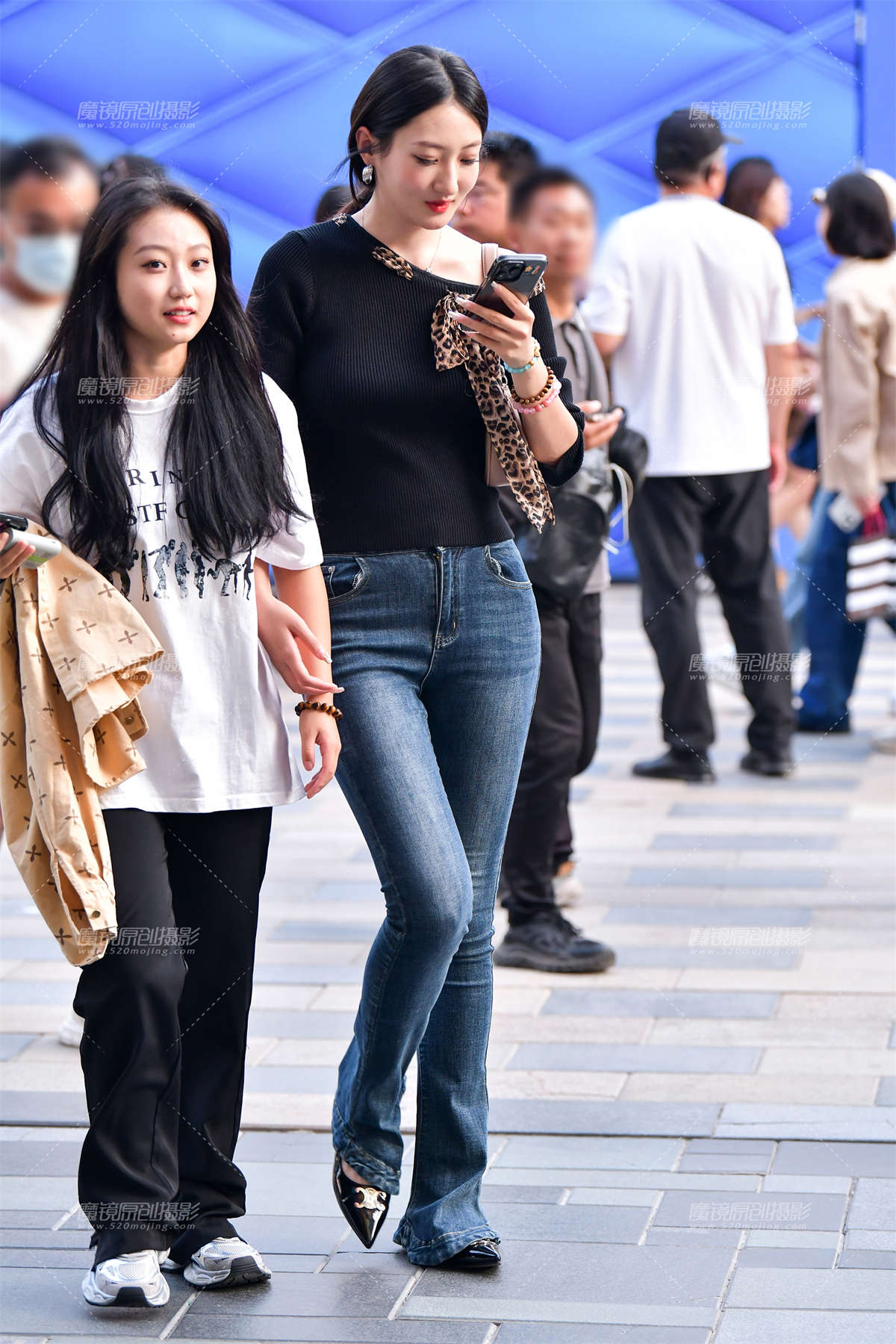图片[2]-★长腿苗条牛仔裤美女-日更街拍