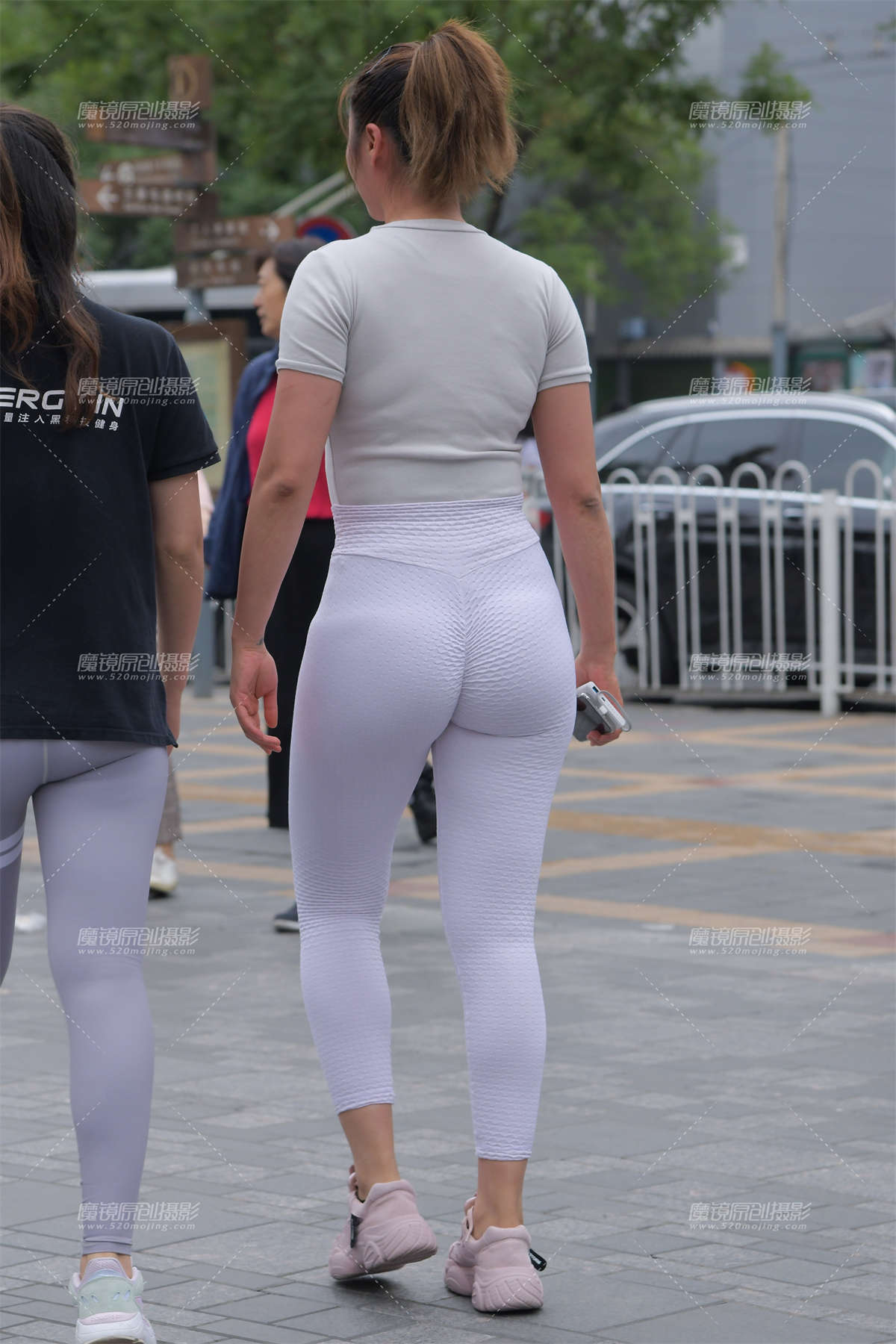 【红石赛贴】性感白色紧身裤__插图1