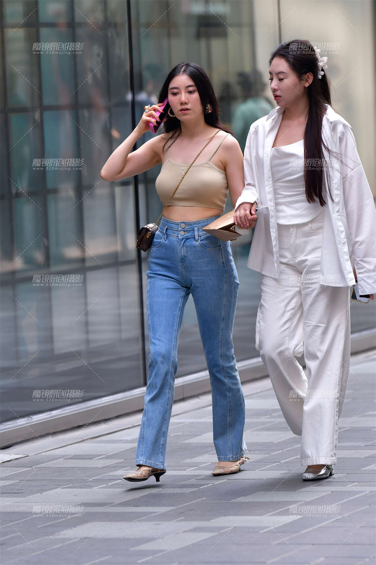 图片[2]-★针织吊带牛仔美女-日更街拍