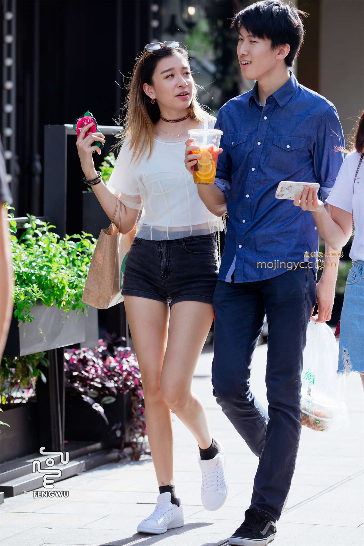 热裤，长腿，运动鞋（12）-日更街拍