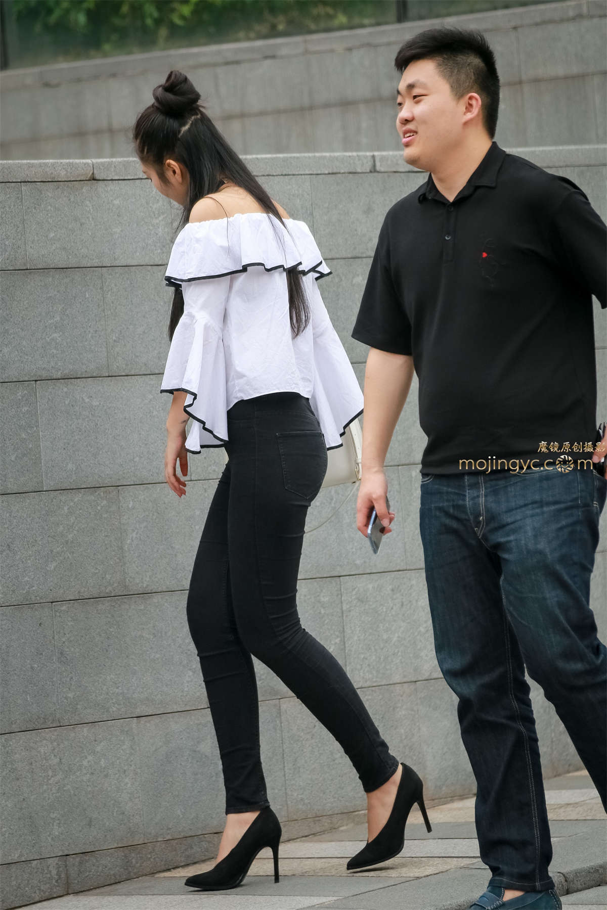 图片[2]-小姐姐害羞的遮住了脸蛋-日更街拍