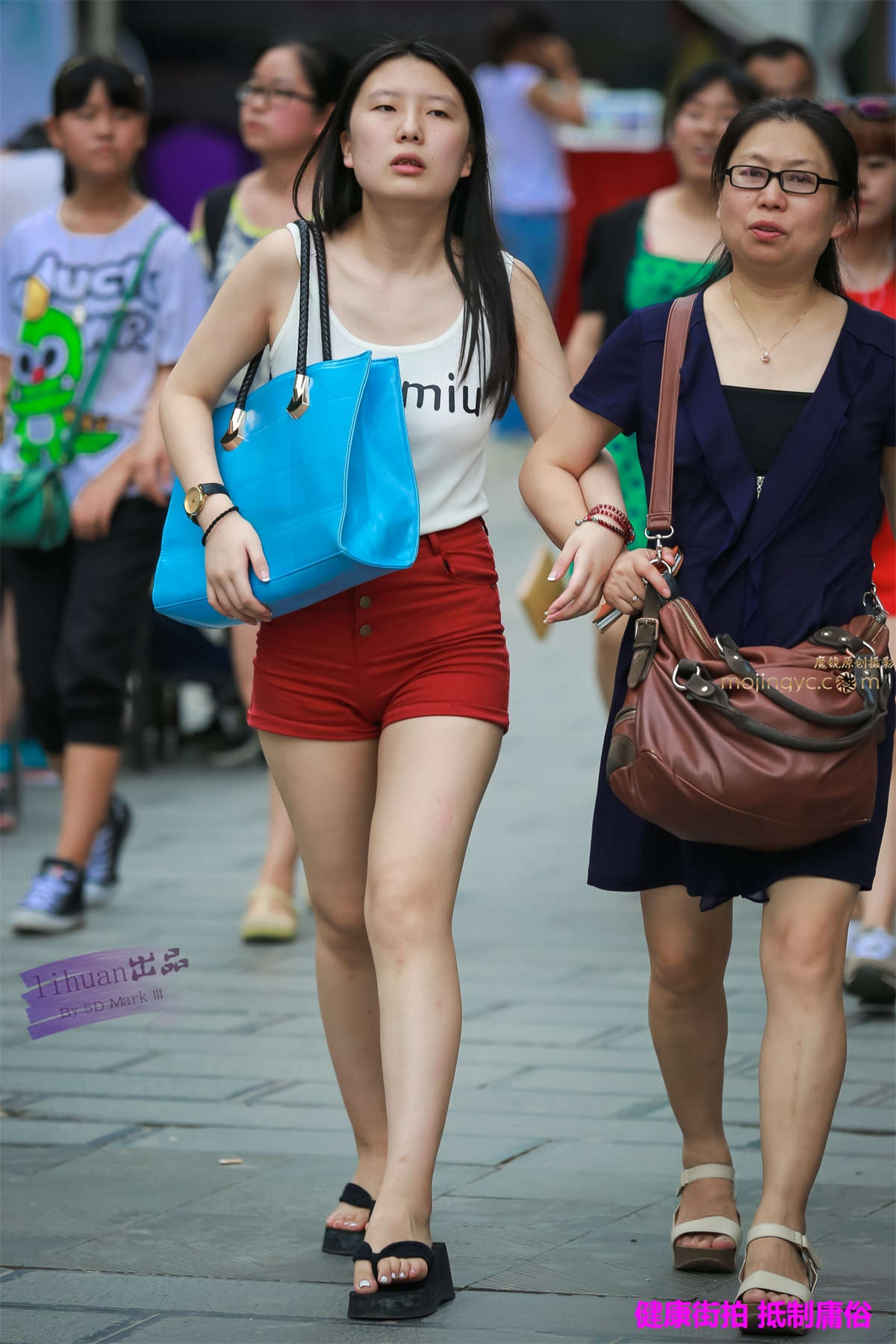 李欢原创-短裤，超丰腴（15P）-日更街拍