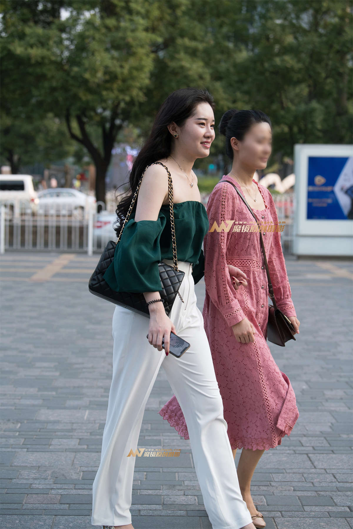 【一只傻麋鹿赛帖】丰腴-白裤少妇-日更街拍