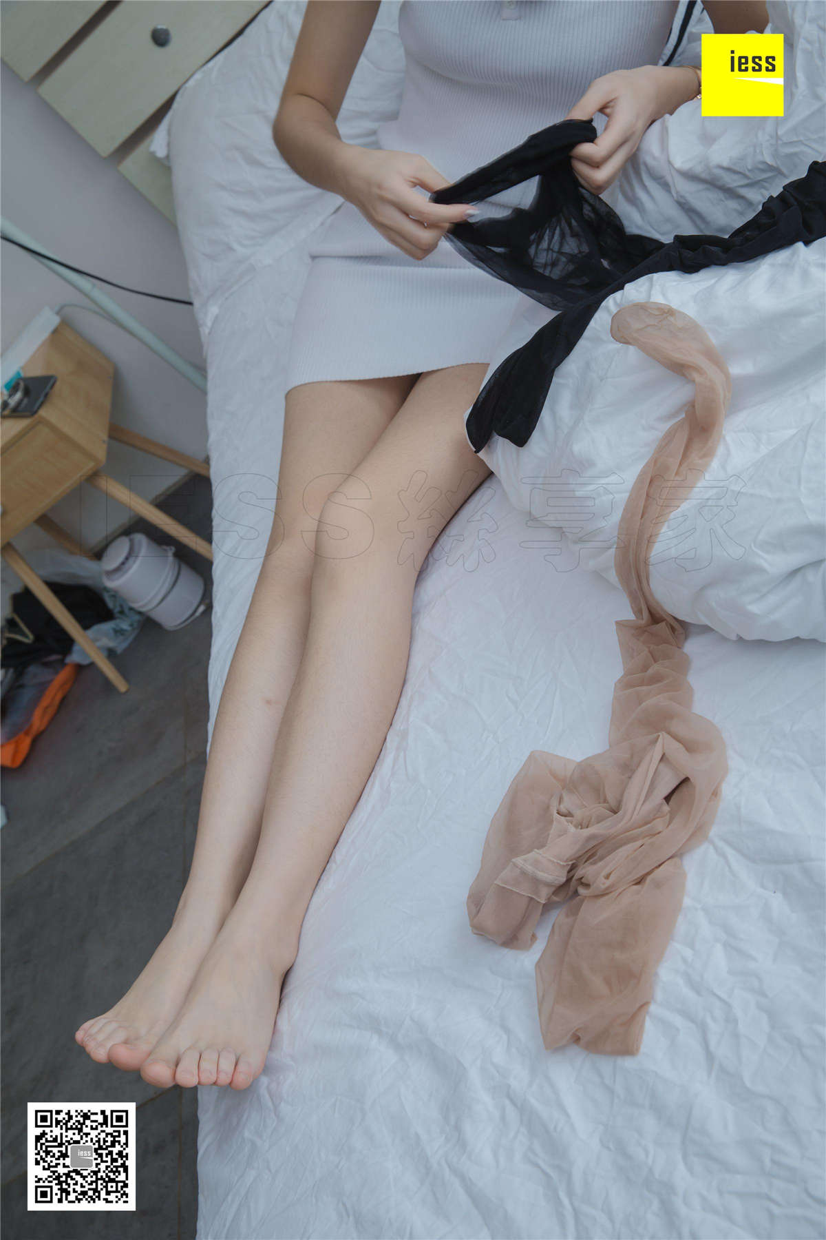 IESS异思趣向 魔鬼周三特刊34期 姗姗 快递小哥与美女店主Ⅱ-日更街拍