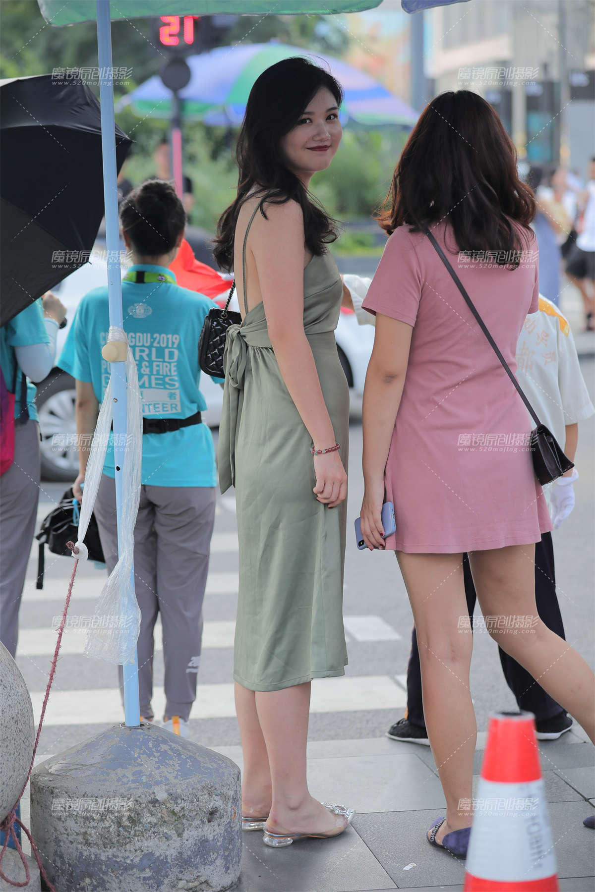 图片[2]-【凯恩赛贴】风韵甜美女__-日更街拍