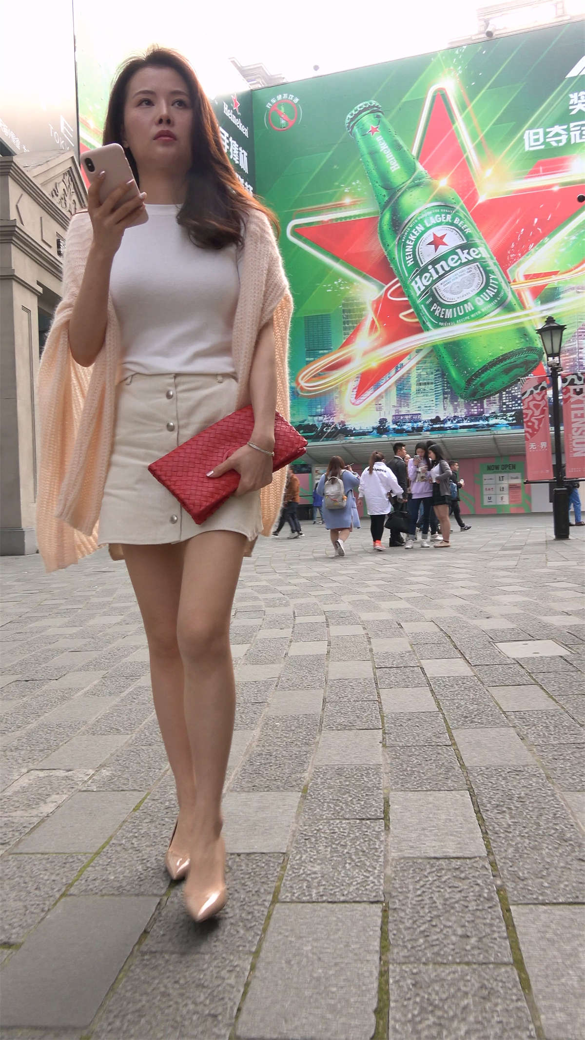 图片[2]-米色高跟，大长腿短裙性感美女-日更街拍