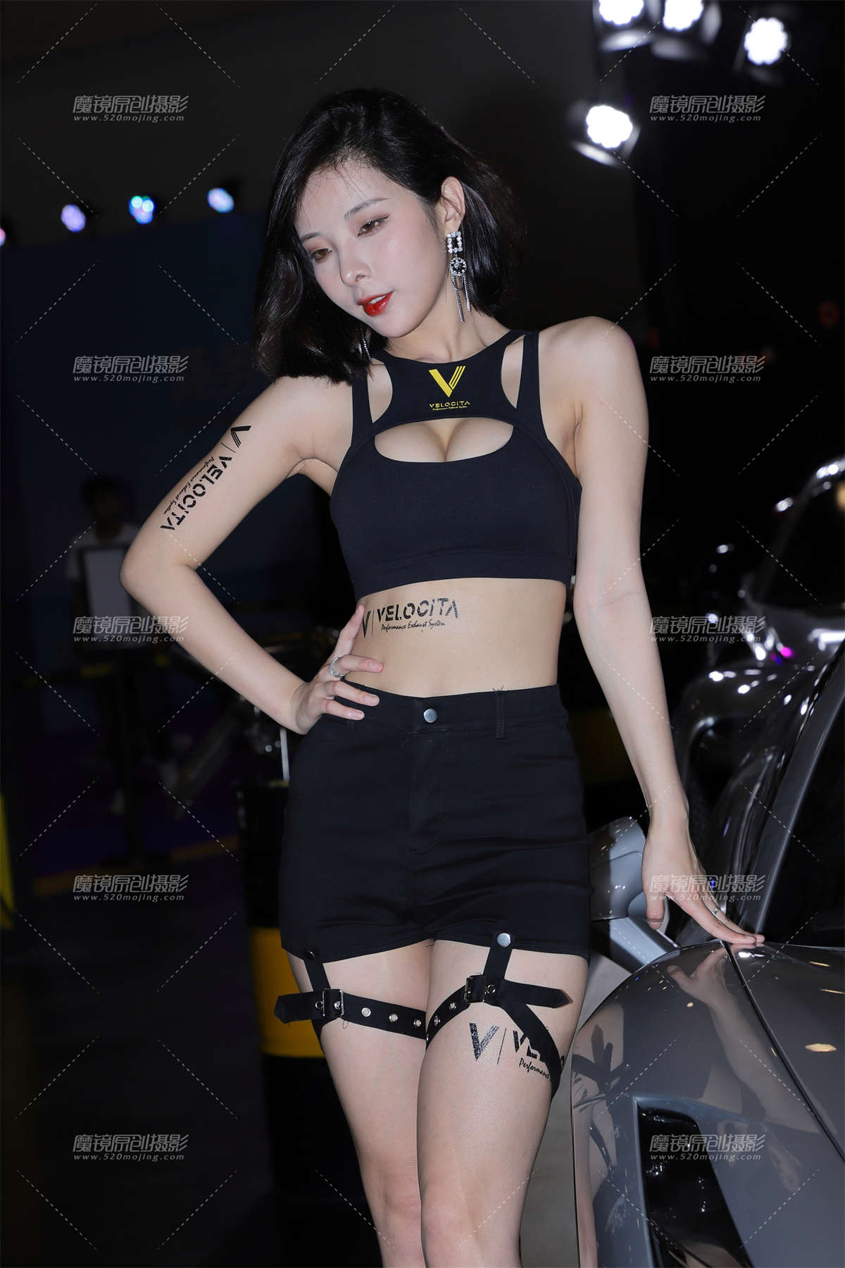 黑色抹胸 黑色热裤制服2-日更街拍