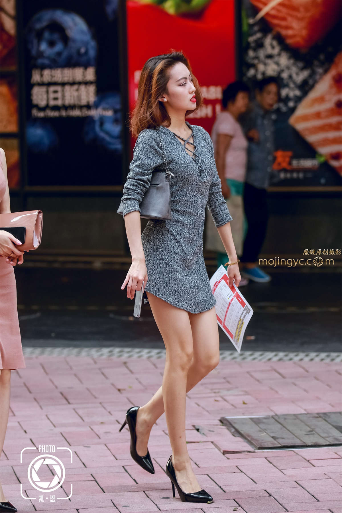 图片[2]-性感红唇 大长腿-日更街拍