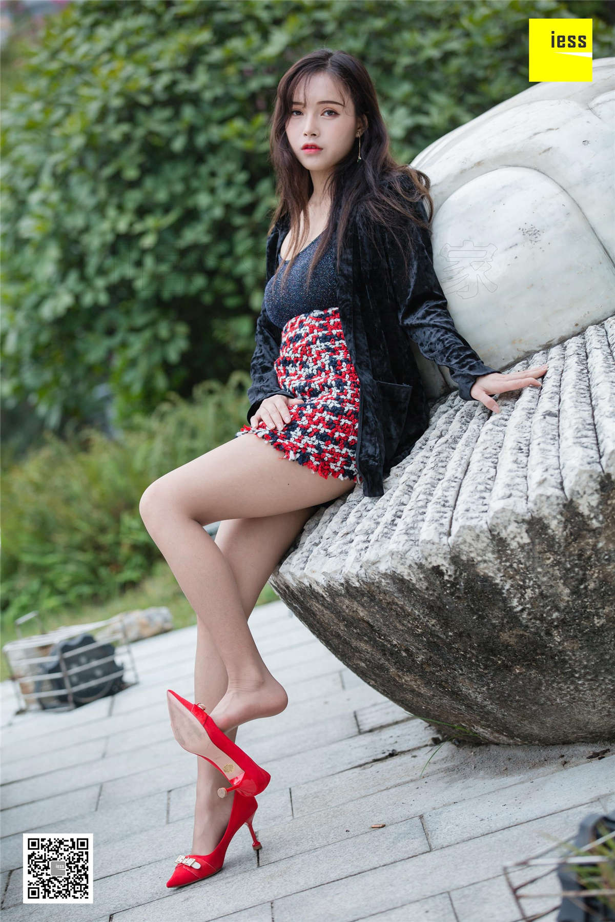 图片[2]-IESS异思趣向 丝享家424期：花丛中的小羽小羽-日更街拍