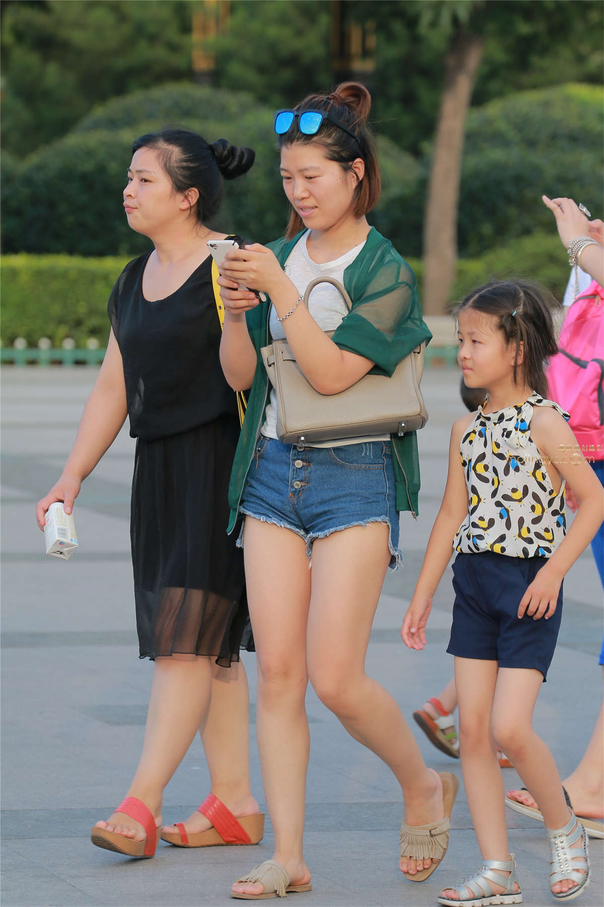 美腿有点透（30P）-日更街拍