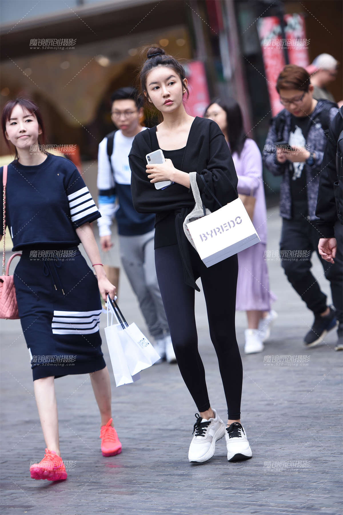 【咔喳赛帖】时尚运动装扮-日更街拍