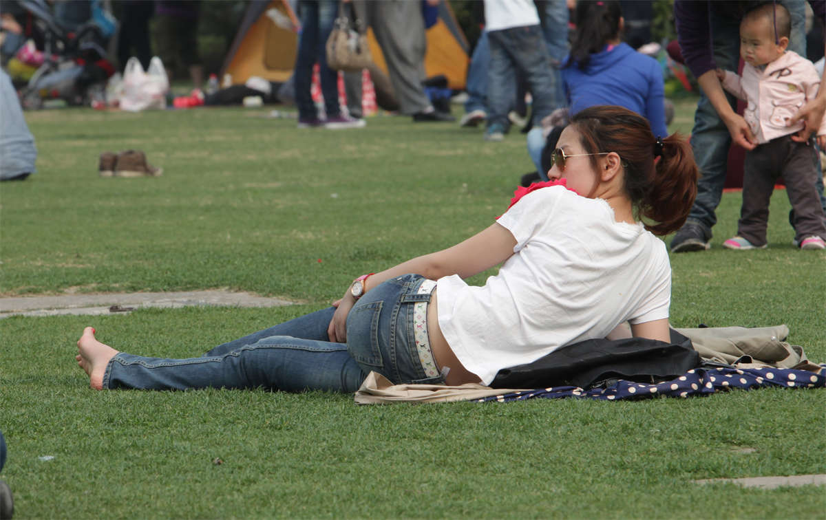 图片[2]-踏青公园街拍系列No.430 模拍也很难找到的高品质女孩[下集]-日更街拍