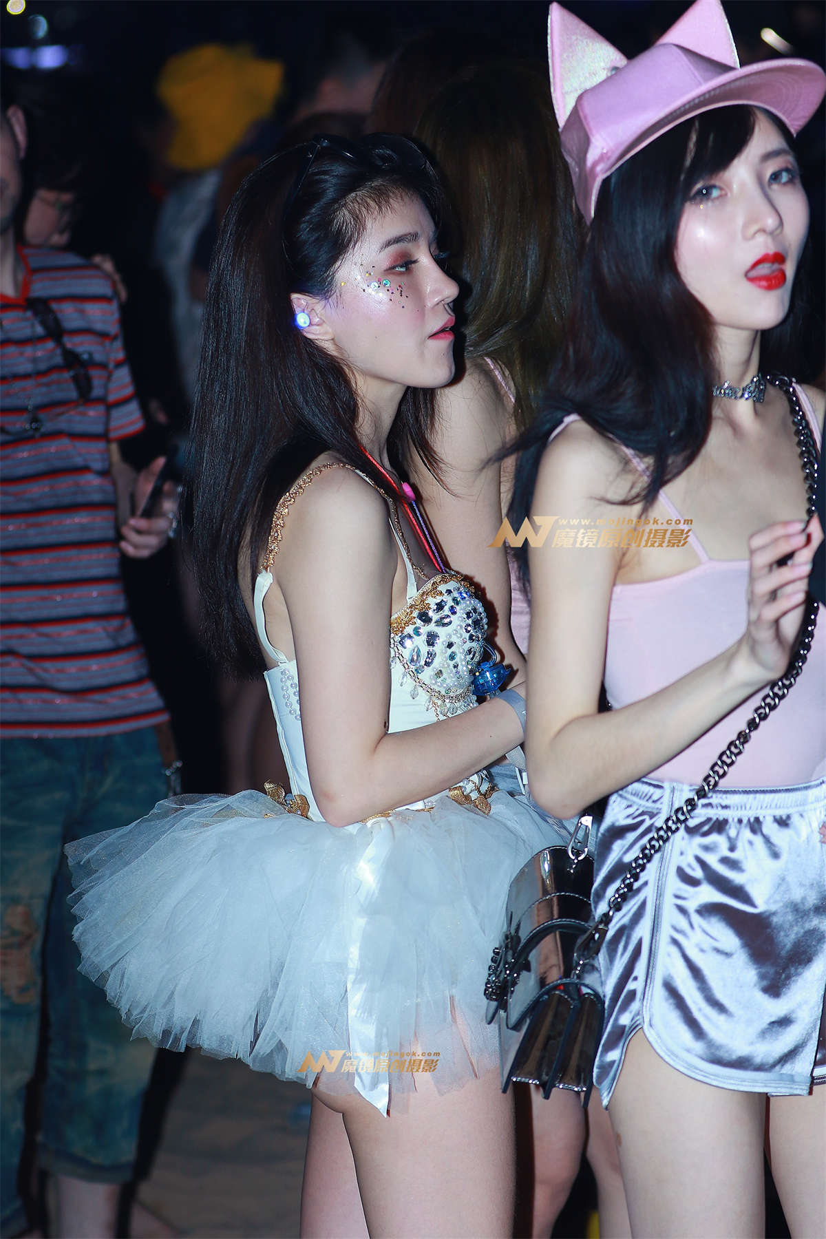 图片[2]-【视觉冲击赛帖】牛奶般的肌肤，穿着性感十足-日更街拍