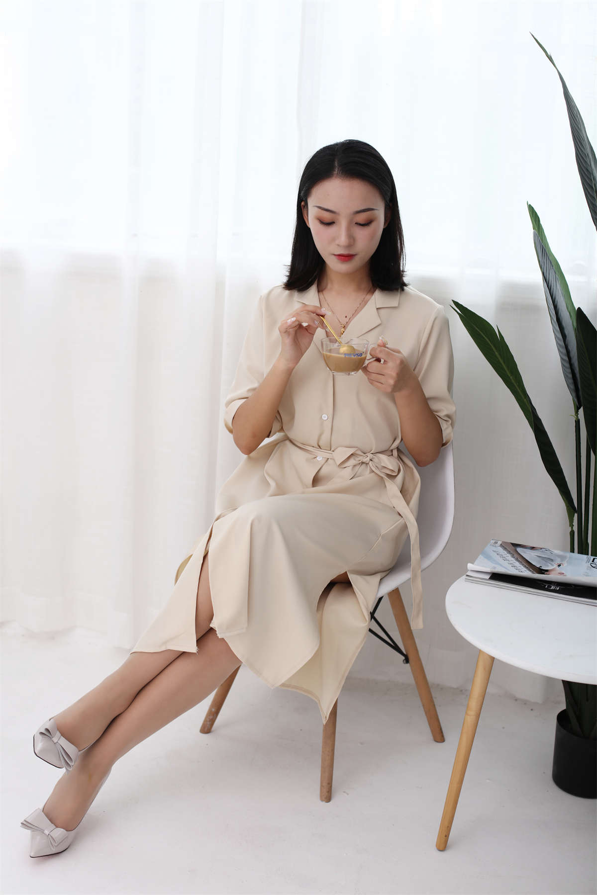 图片[2]-奈丝写真 NO.136 秀秀-温柔奶茶色系-日更街拍