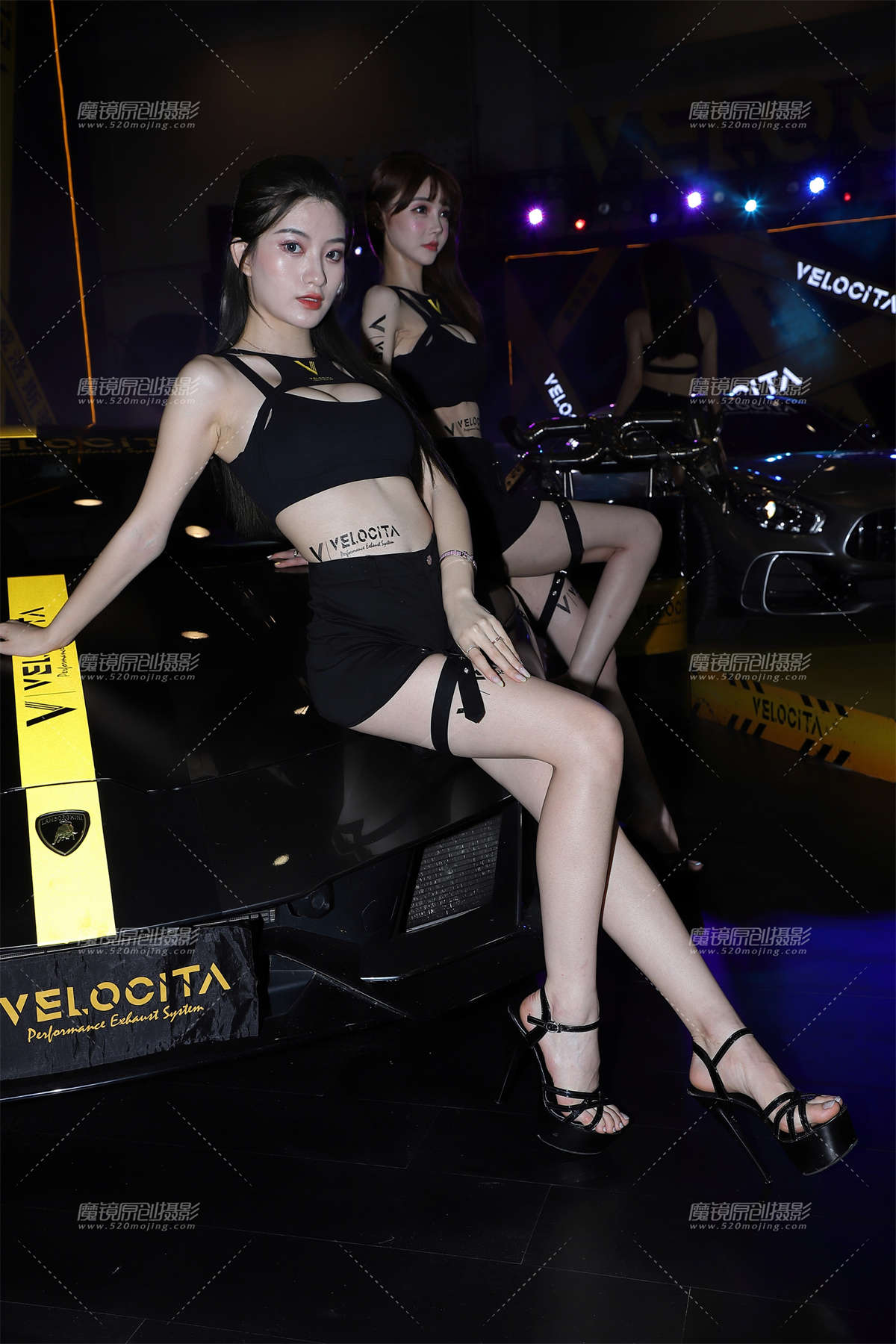 黑色抹胸 黑色热裤制服4-日更街拍