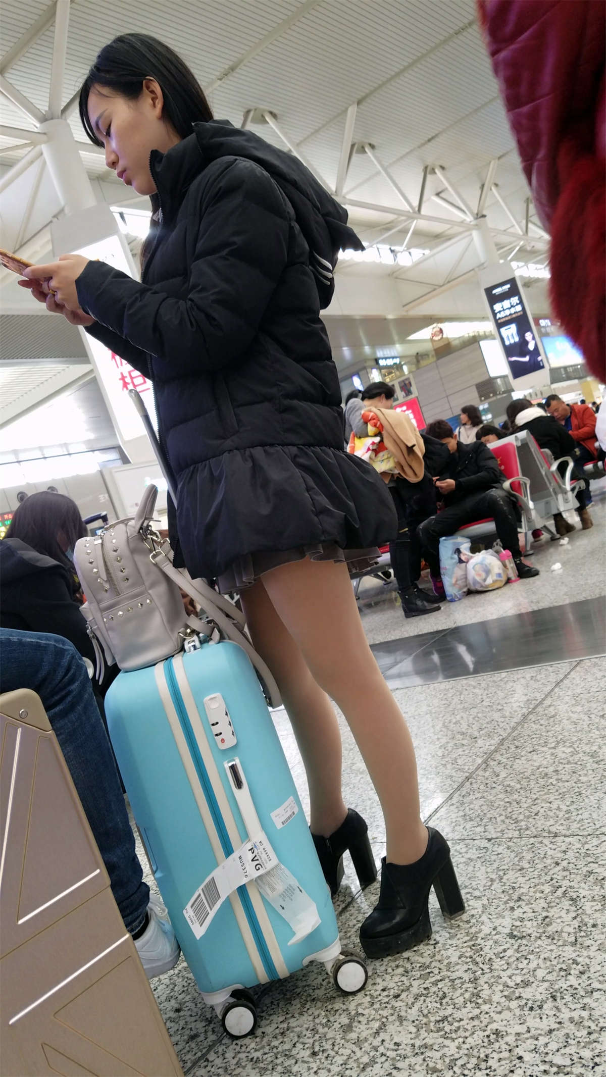 丝袜美腿高跟鞋清纯大美女-日更街拍