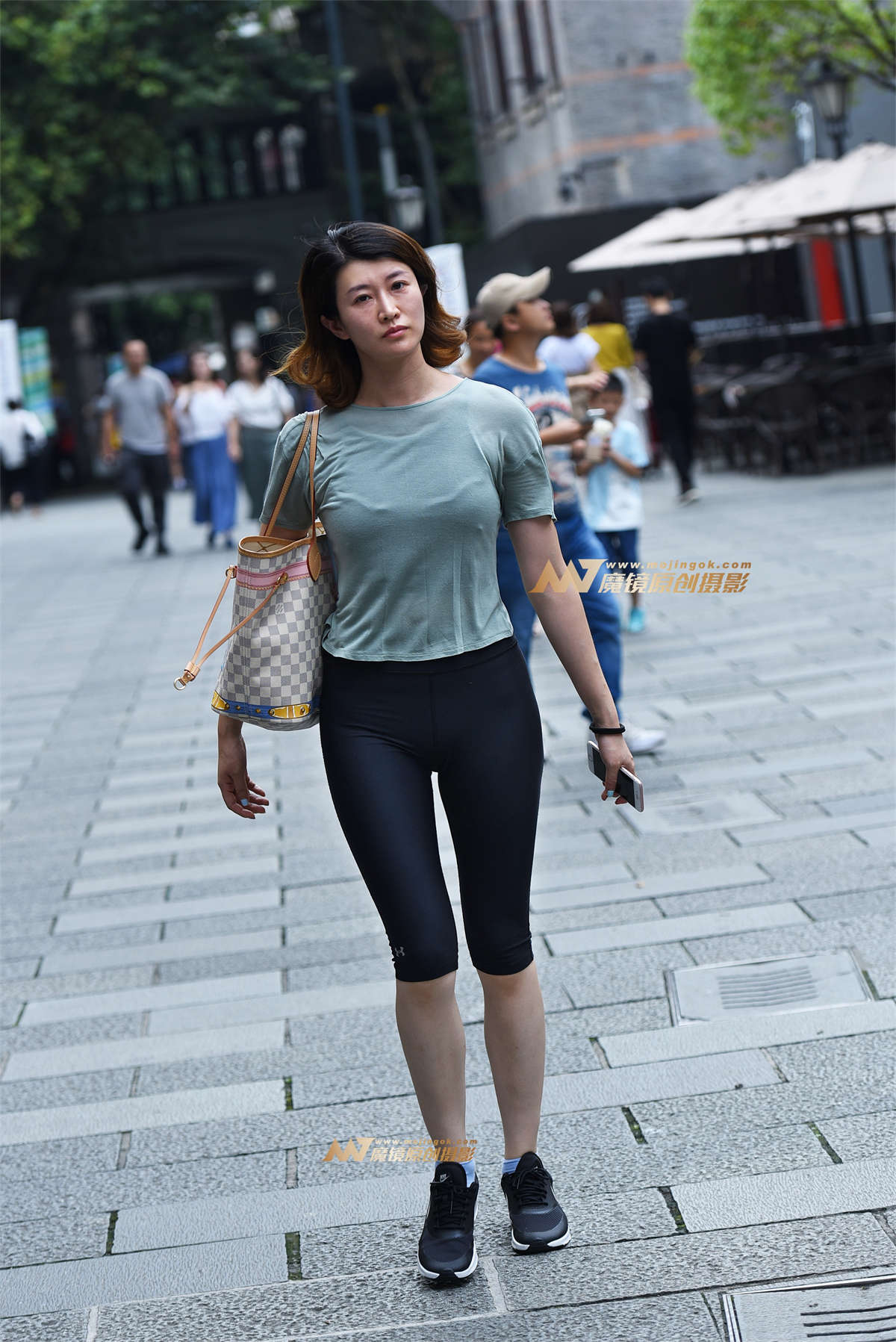 【咔喳赛贴】紧身七分裤-日更街拍