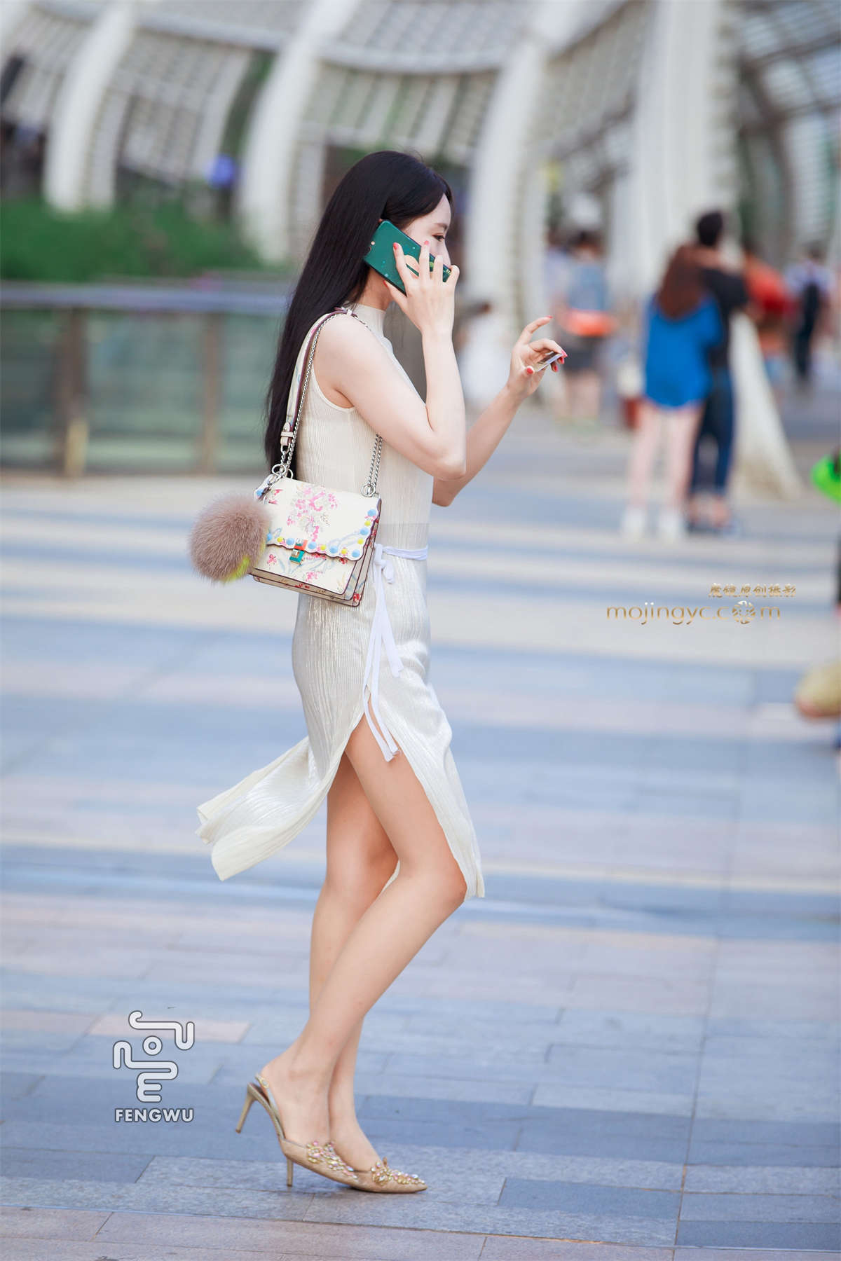 开叉连衣裙，肉丝，凉高，极品少妇-日更街拍