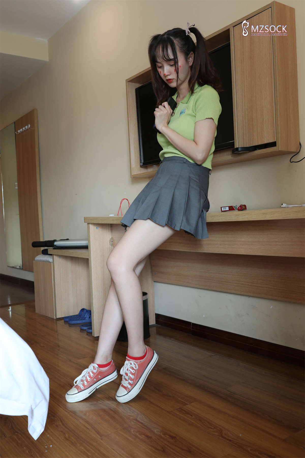 图片[2]-MZSOCK-2019 NO.084 悦悦-日更街拍