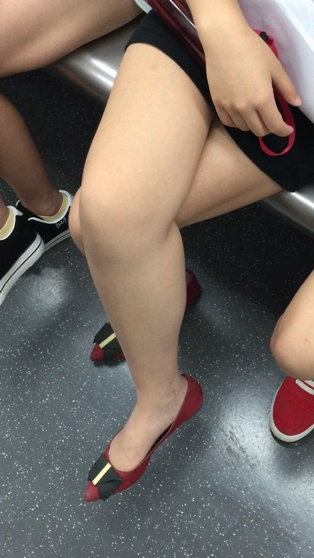 图片[2]-街拍长腿高跟MM-日更街拍