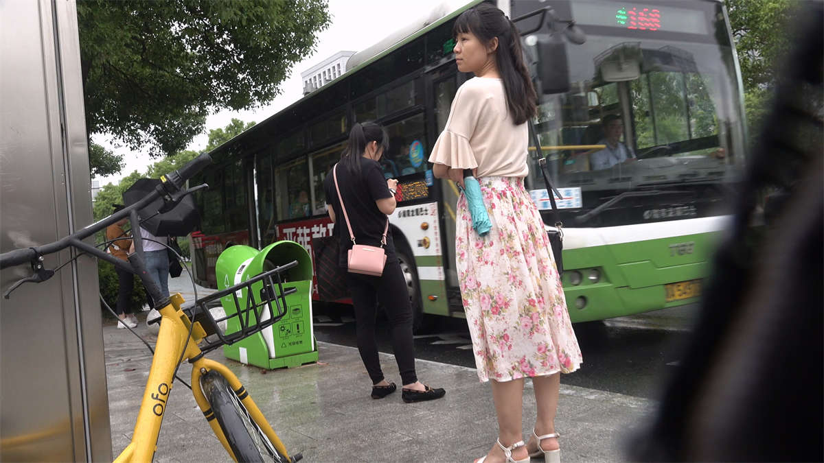 图片[2]-长裙，凉高跟，美足美女-日更街拍