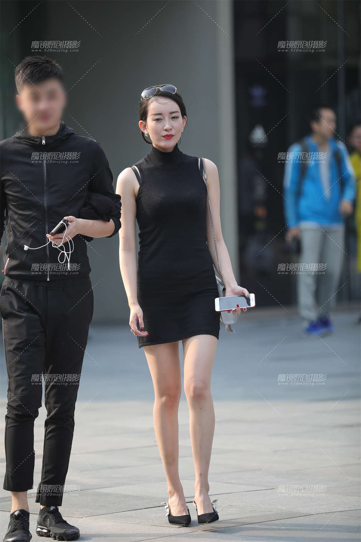 性感娇羞的美__-日更街拍