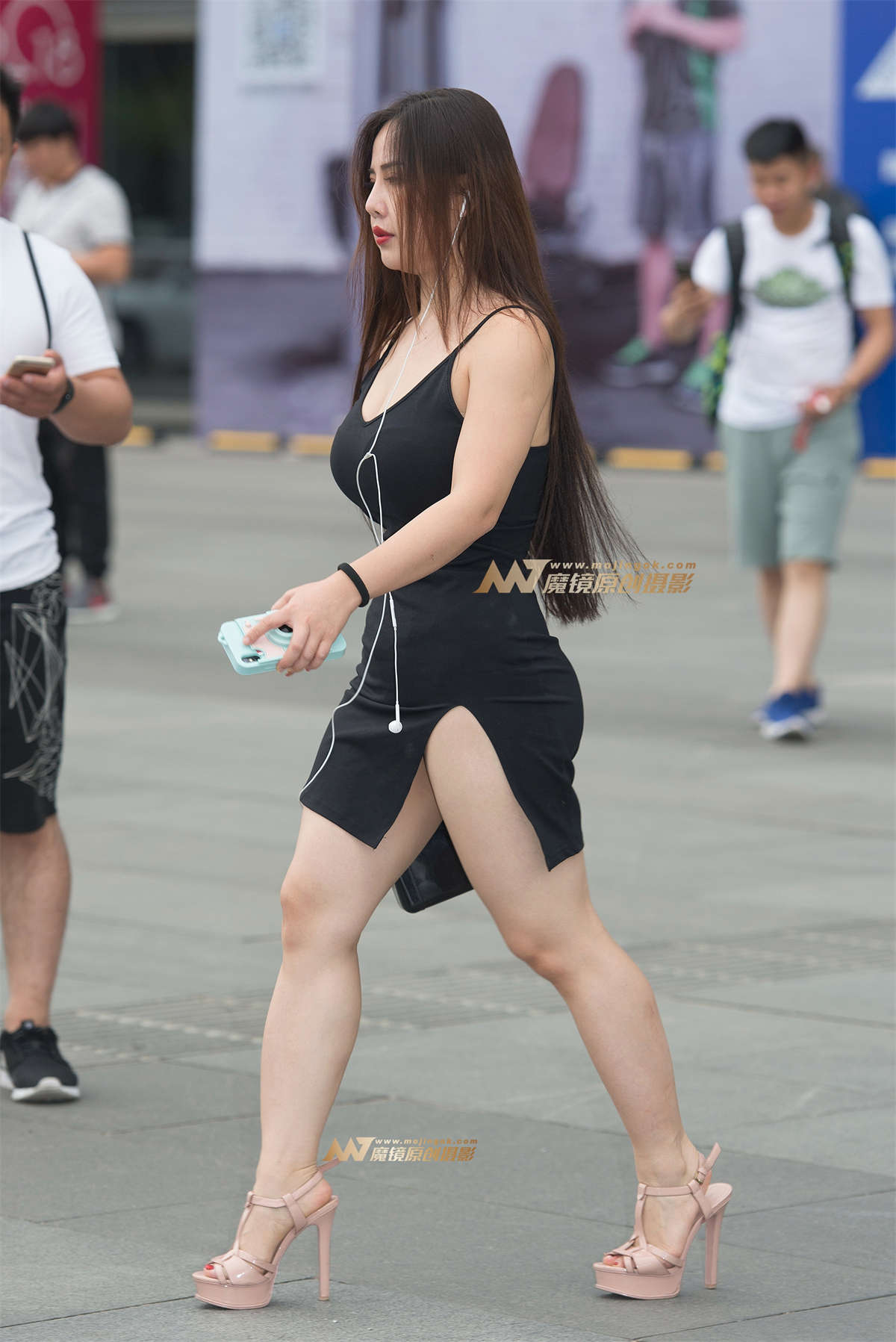 【浅蓝色赛帖】开叉连身裙-日更街拍