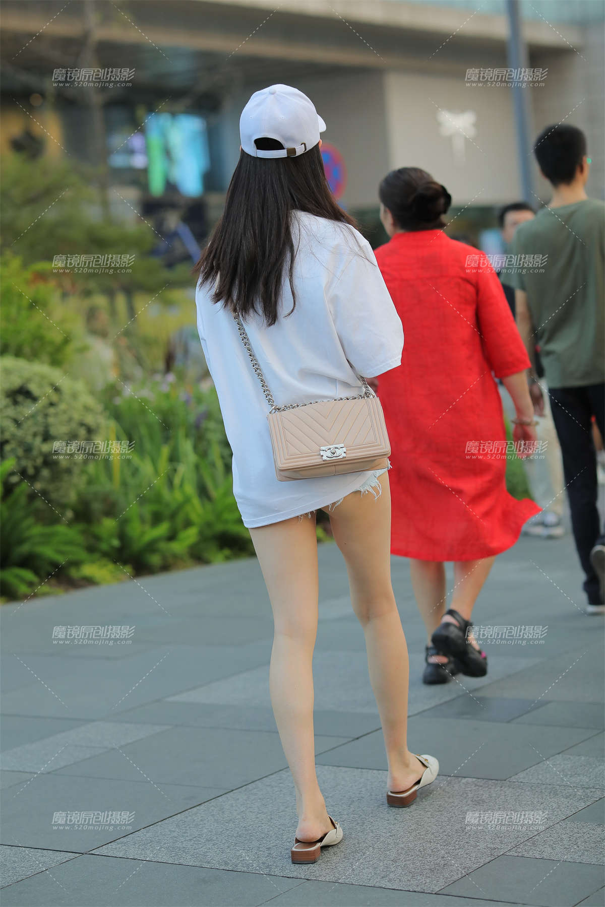 图片[2]-【凯恩赛贴】好短的热裤-日更街拍