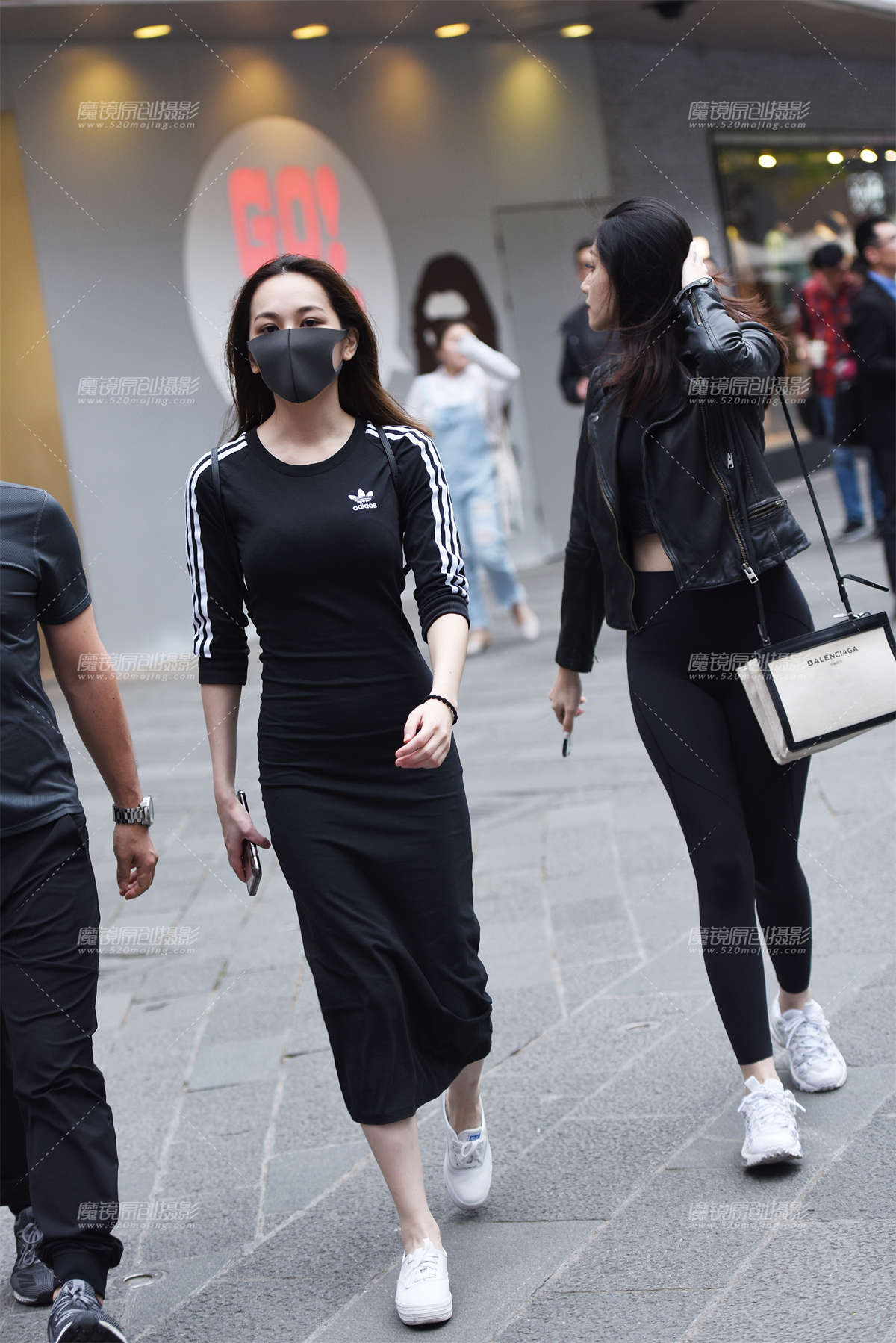 【咔喳赛帖】天黑前终于拍了两个-日更街拍