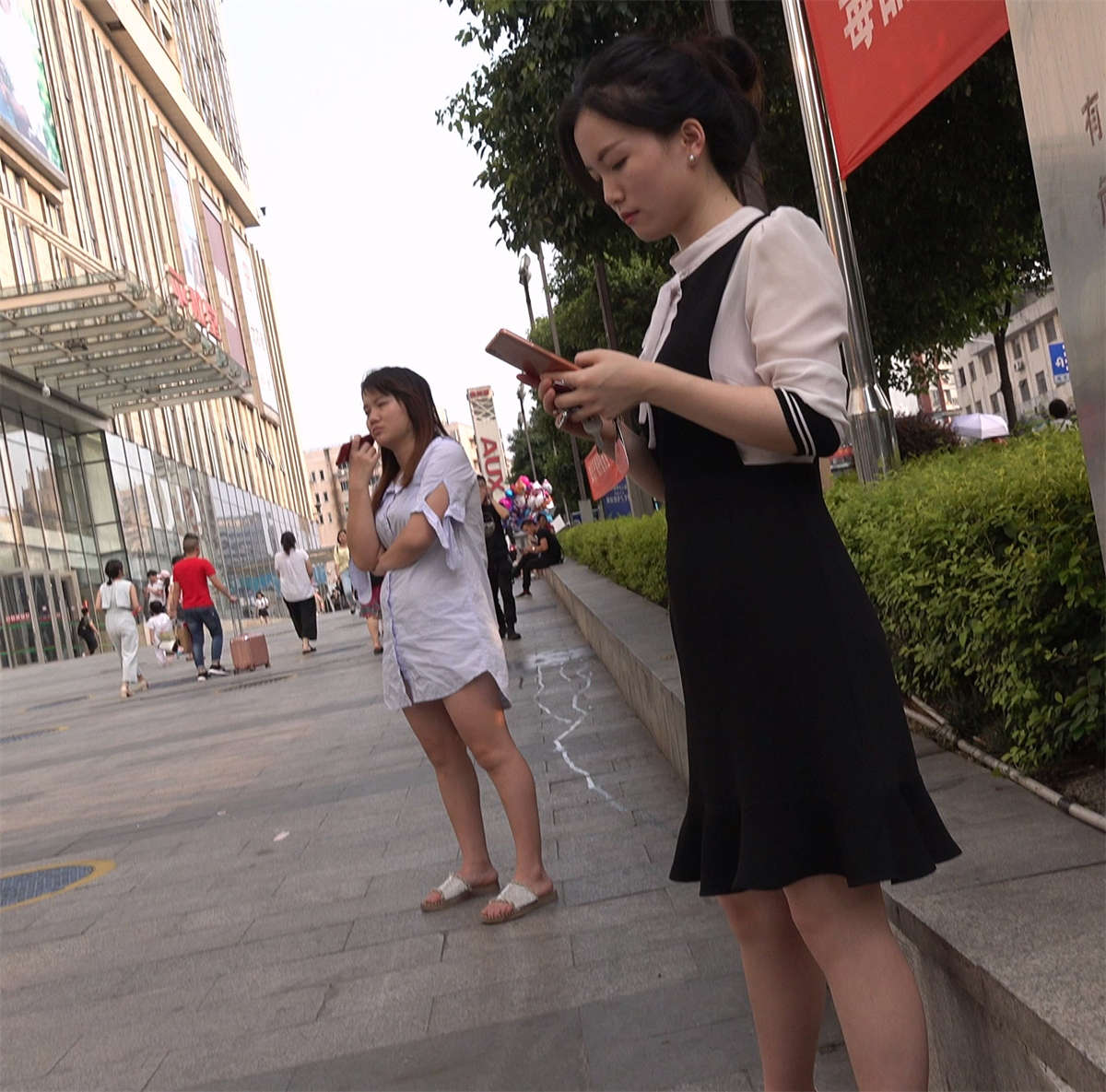 图片[2]-鲜嫩多汁的街拍美足，凉高跟MM-日更街拍