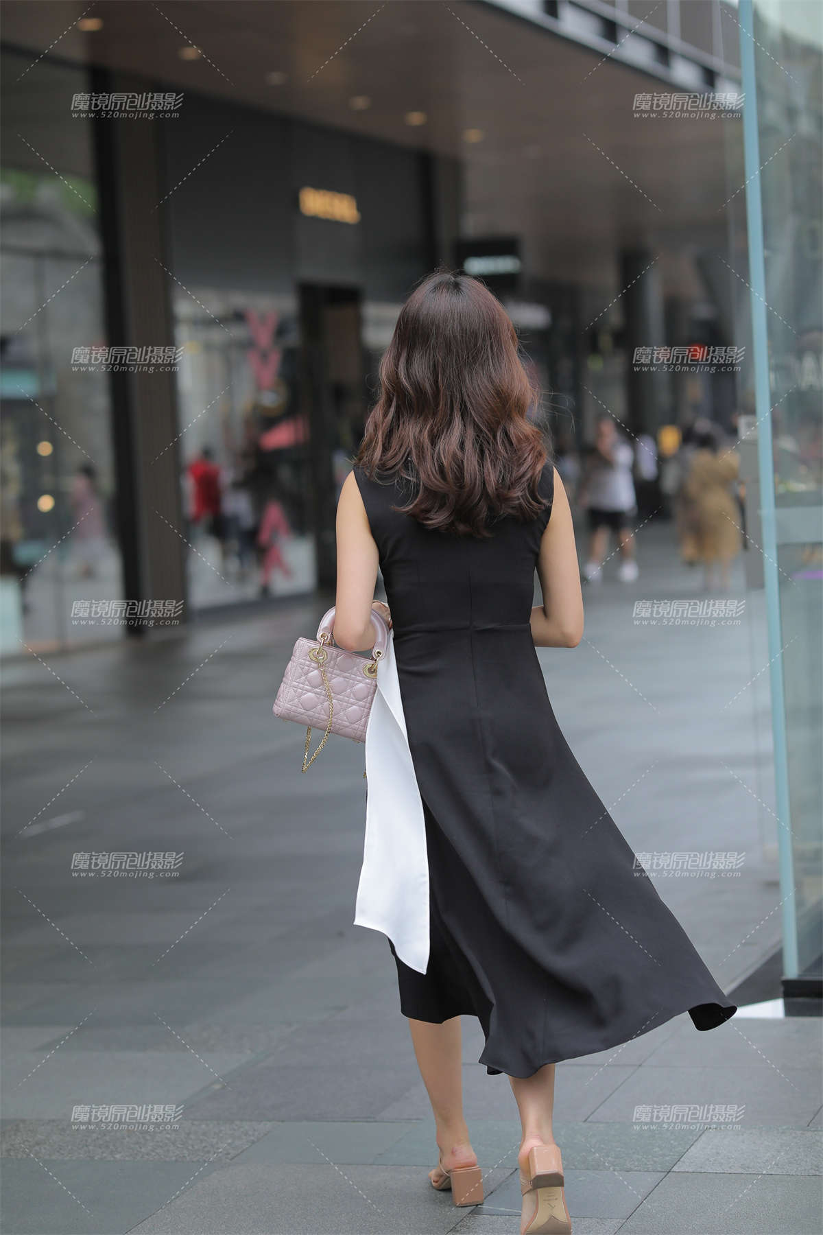 图片[2]-你的笑容 让我着谜-日更街拍