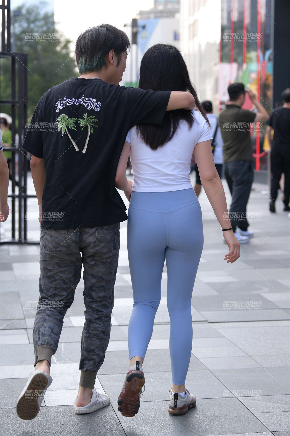 图片[2]-圆润紧身裤女友-日更街拍