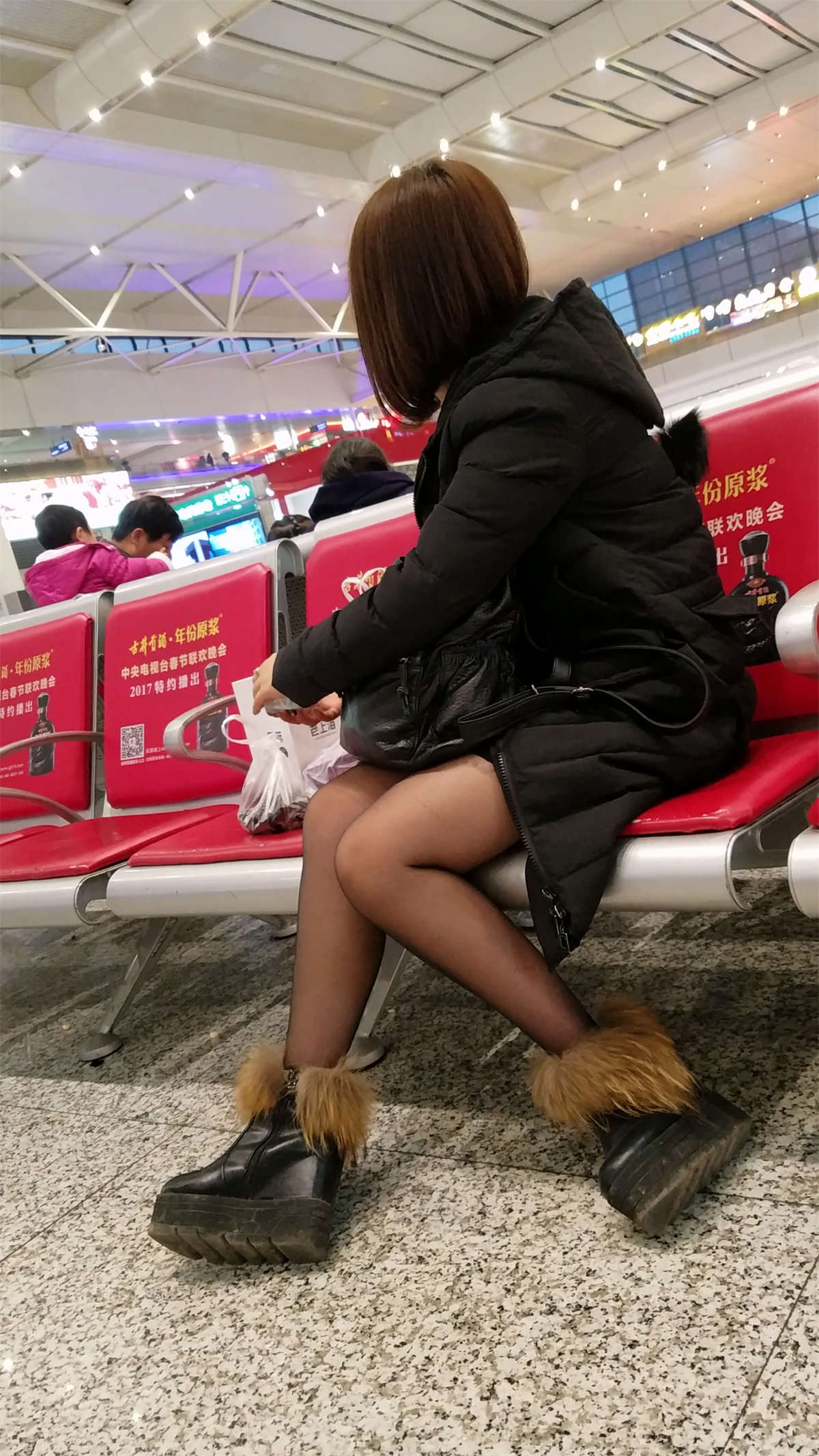 图片[2]-黑丝美腿美丽小姐姐-日更街拍