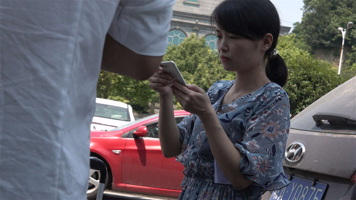 丝袜，坡高跟，长裙MM-日更街拍