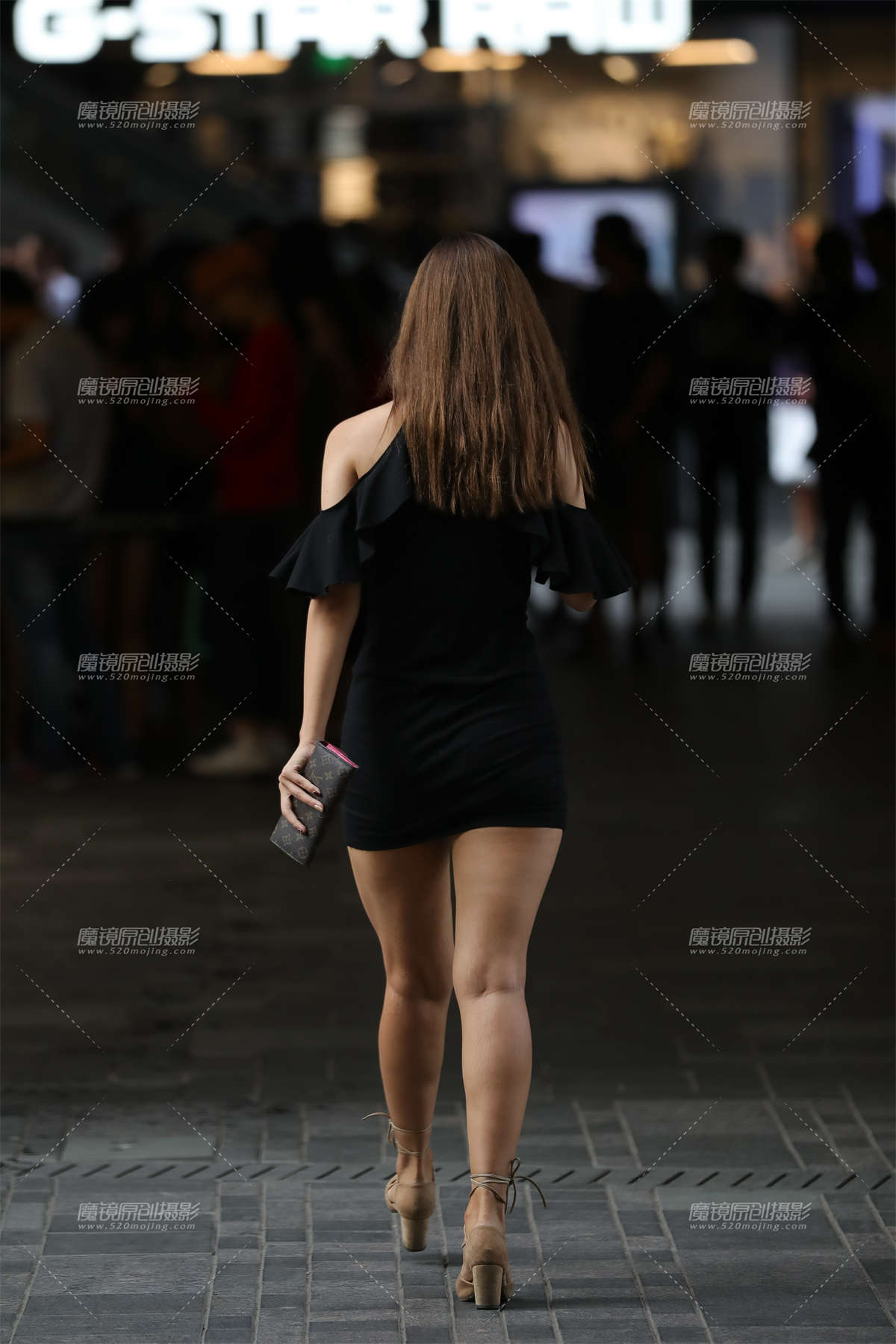 图片[2]-圆润的包臀裙美眉-日更街拍