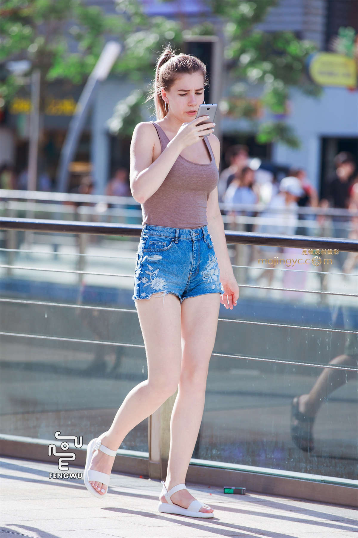 图片[2]-热裤，裸腿，凉鞋-日更街拍