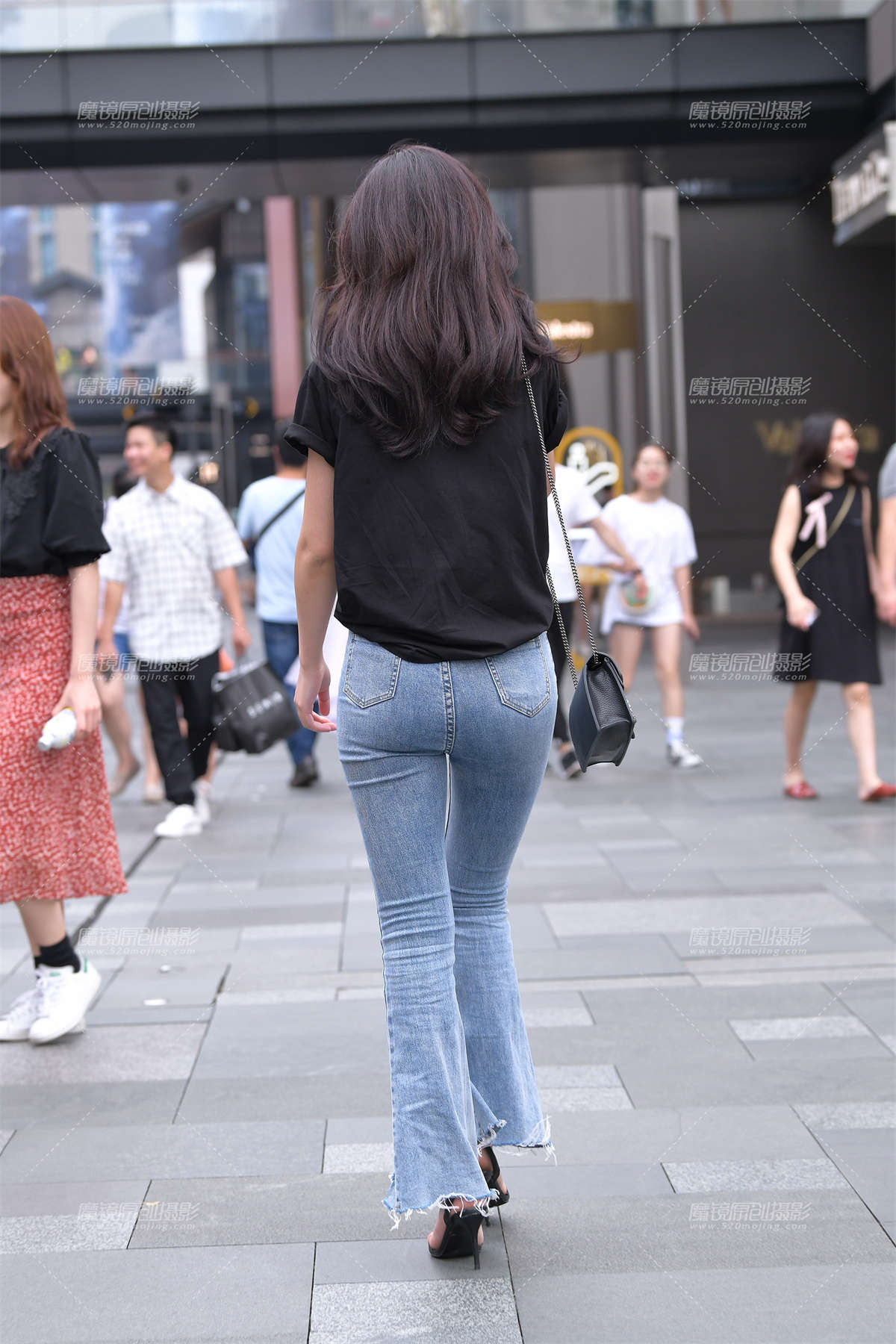 图片[2]-漂亮的紧牛小姐姐-日更街拍