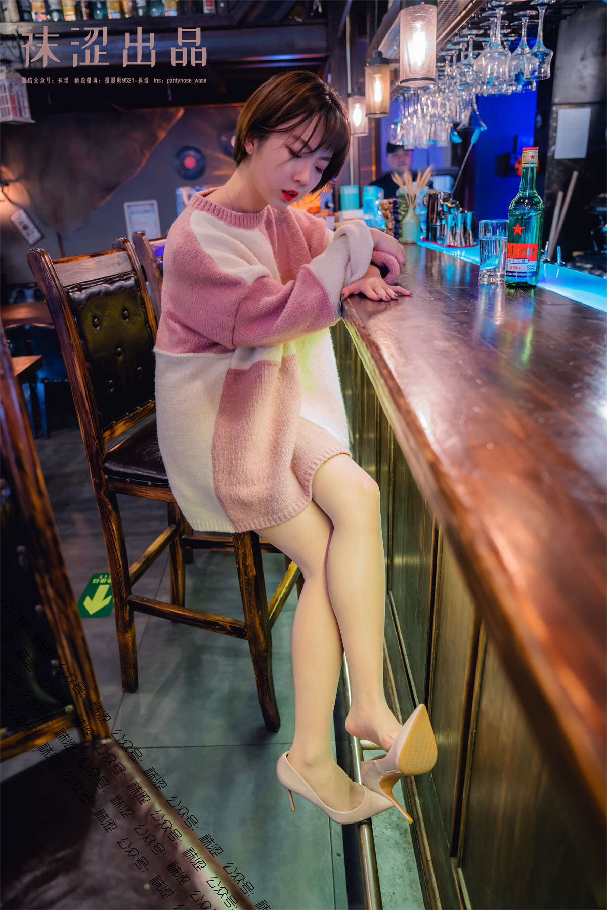 袜涩写真 VOL.048 暖暖的大毛衣-日更街拍