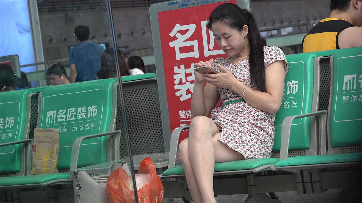 丝袜，白高跟，花裙子-日更街拍