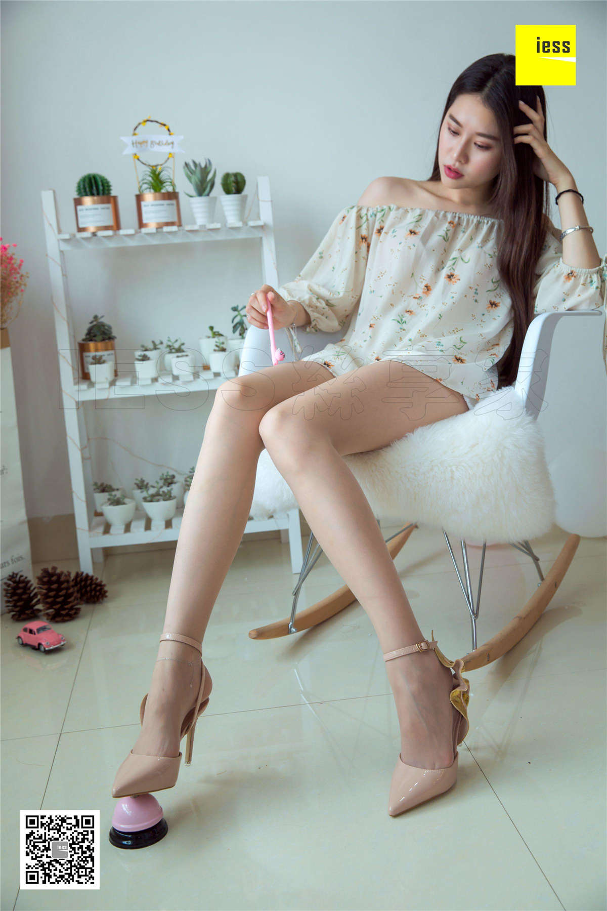 图片[2]-IESS异思趣向 魔鬼周三特刊39期 – 佳佳的碎花裙-日更街拍