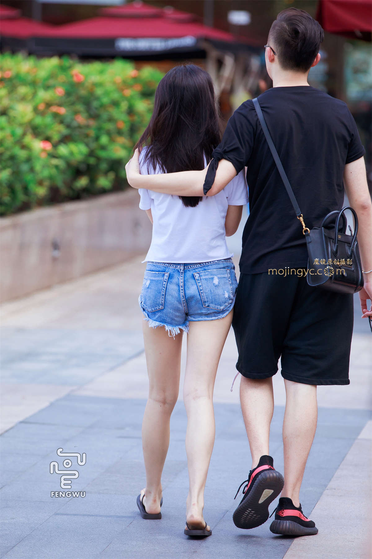 图片[2]-热裤，裸腿，人字拖，美女-日更街拍