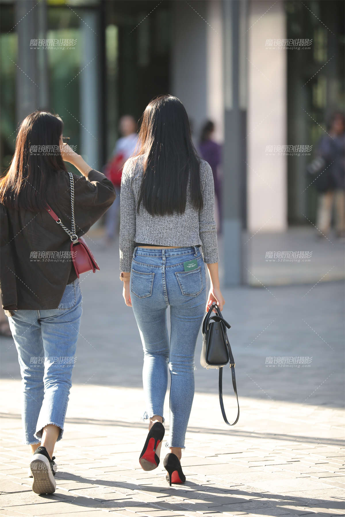 图片[2]-长腿牛仔美眉-日更街拍