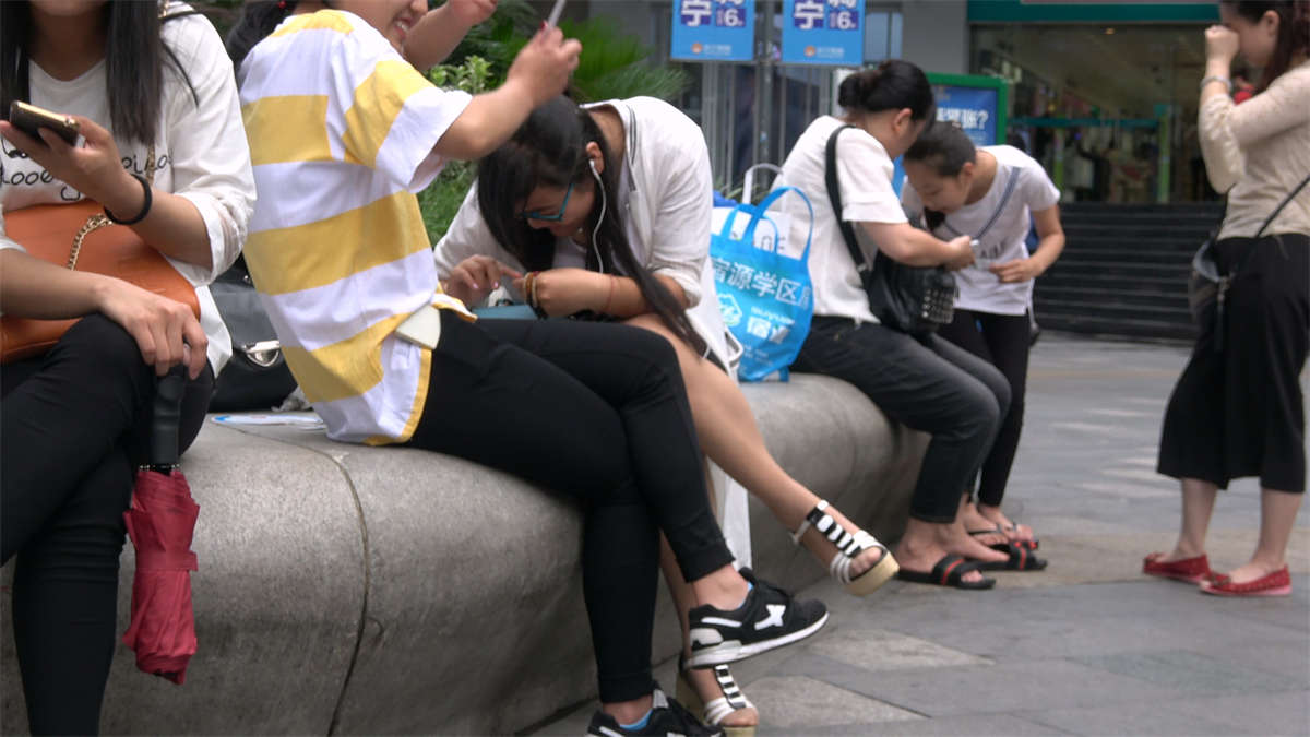 图片[2]-路边的丝袜美女-日更街拍