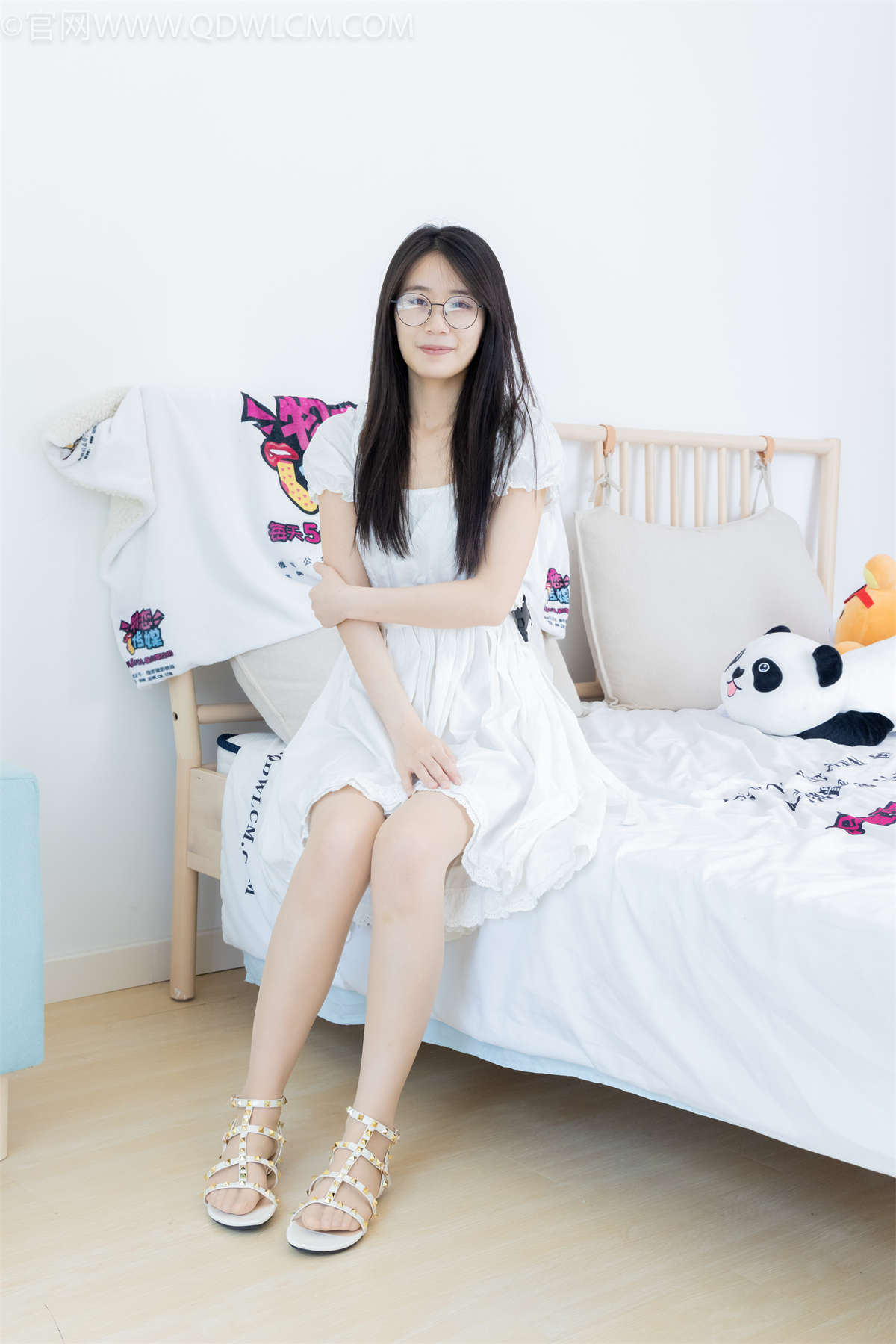 物恋传媒 NO.2171 菜菜-宇宙的黄昏-日更街拍