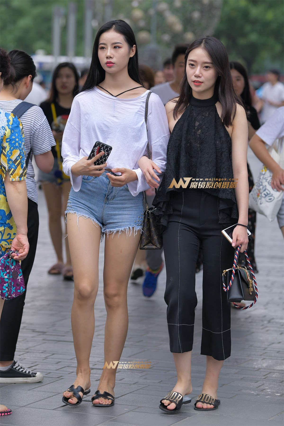 【红石赛帖】热裤长腿高挑美女-日更街拍