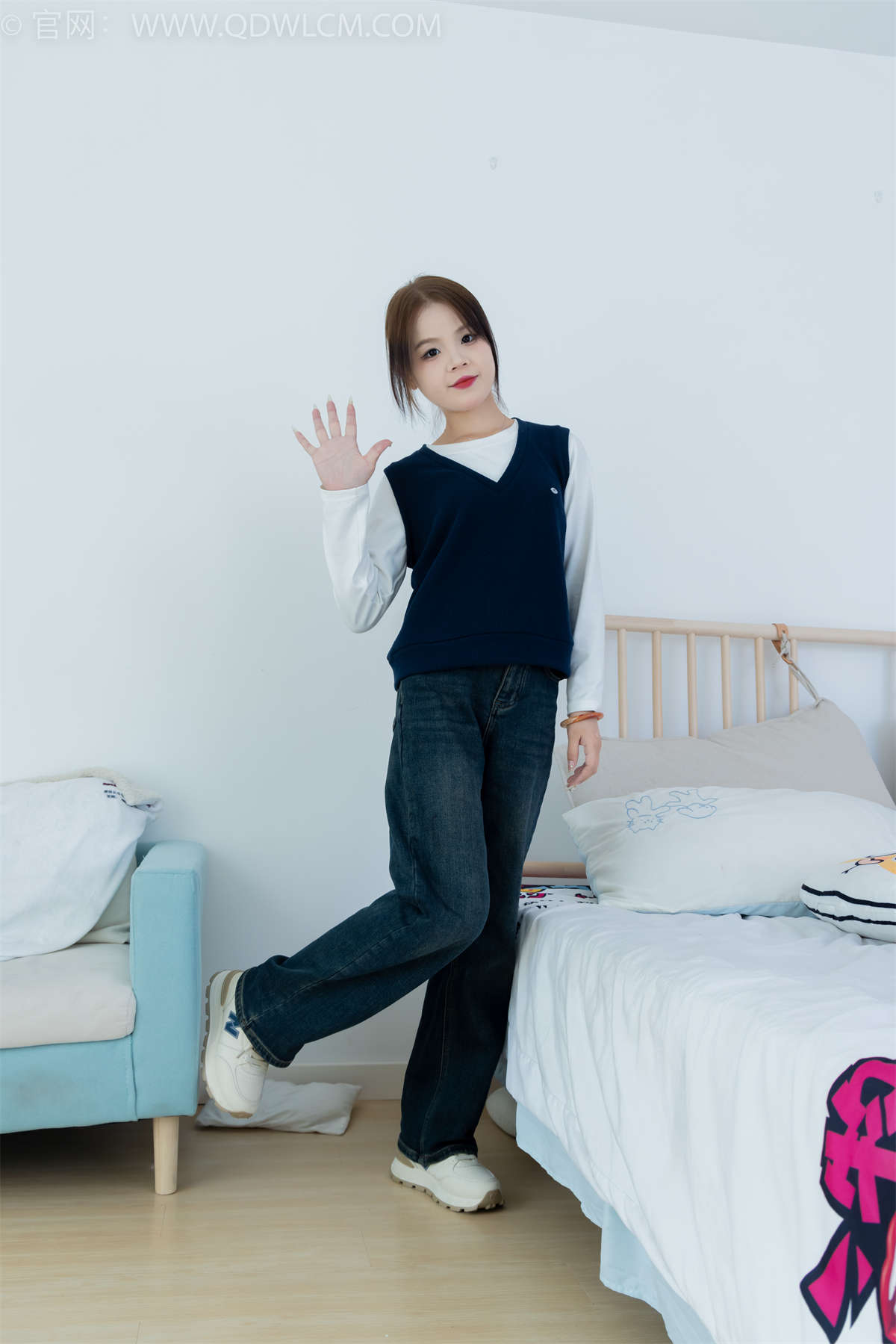 物恋传媒 NO.2174 小芙-飘落的枫叶-日更街拍